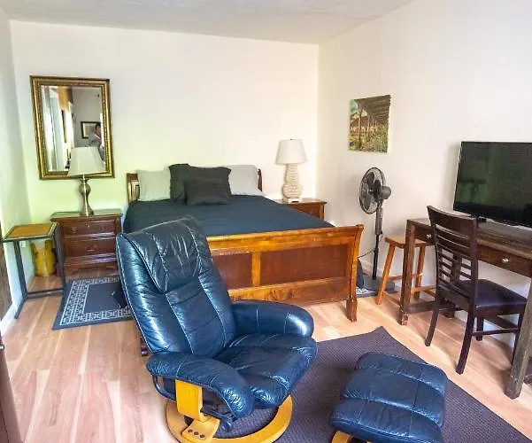 Vila: Cozy Private Guest House