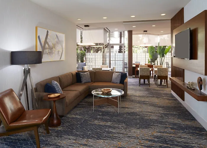 Airport Hotel: Courtyard By Marriott Los Angeles Lax / Century Boulevard