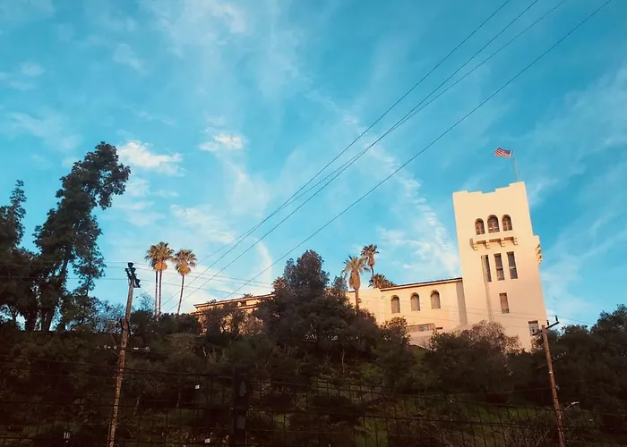 Hotel near College: La Boheme Living
